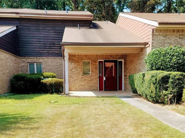 1575 Circlestone Dr, Stone Mountain, GA 30088