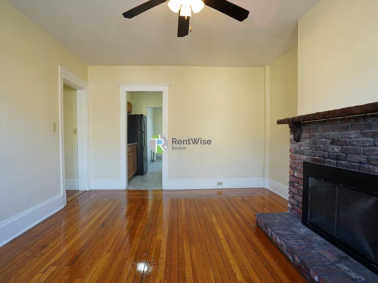 146 Chiswick Rd — Photo 25