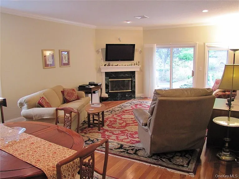 848 Heritage Hls — Photo 11