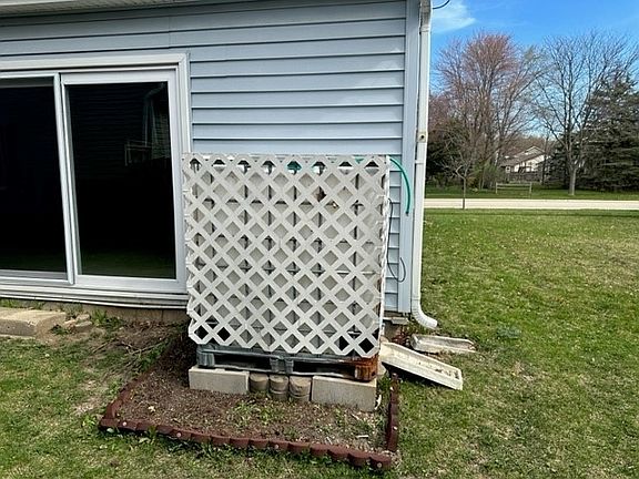 5th image of 961 Struckman Blvd