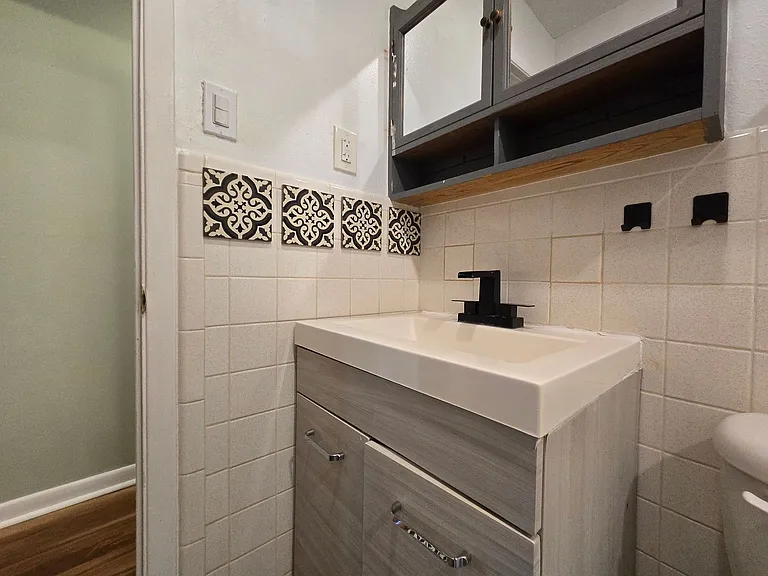 518 Kate St — Photo 16
