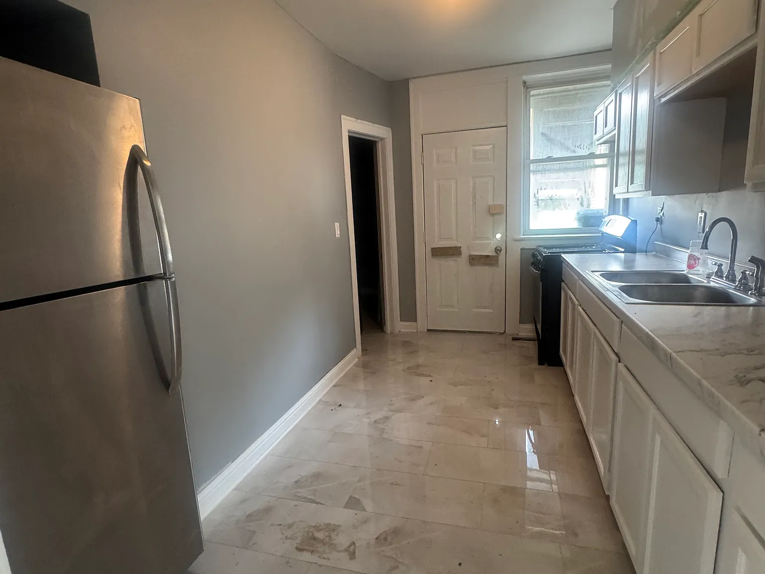 2 bed, 1500 sqft, $1,650 — Photo 3