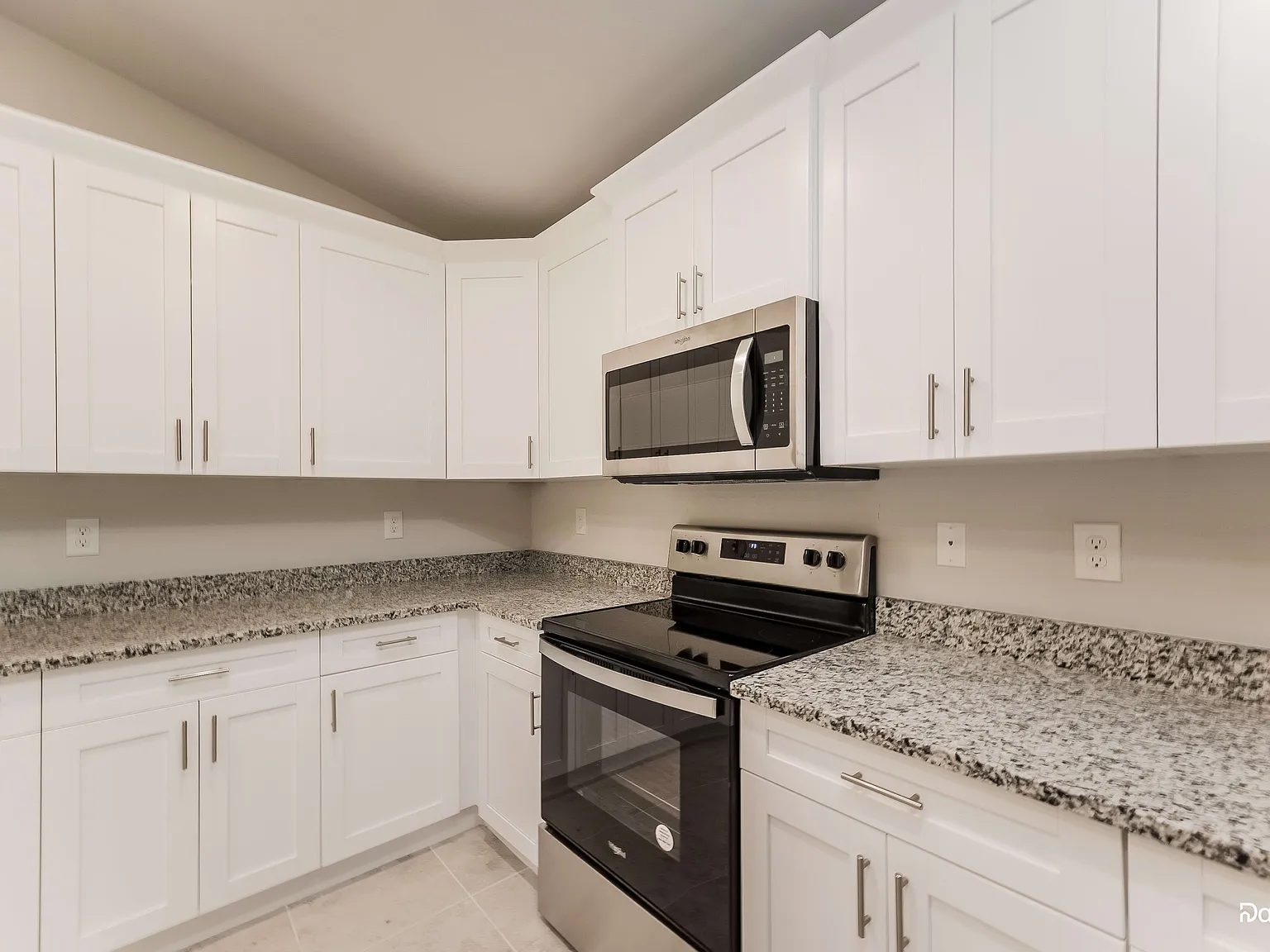 4 bed, 2.0 bath, 1744 sqft, $2,075 — Photo 3