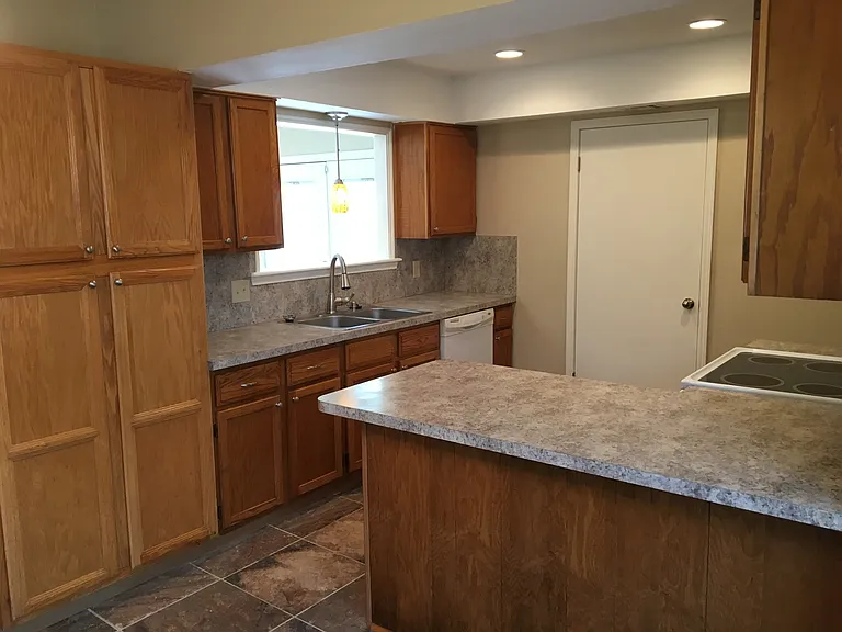 10050 Southridge Dr — Photo 8