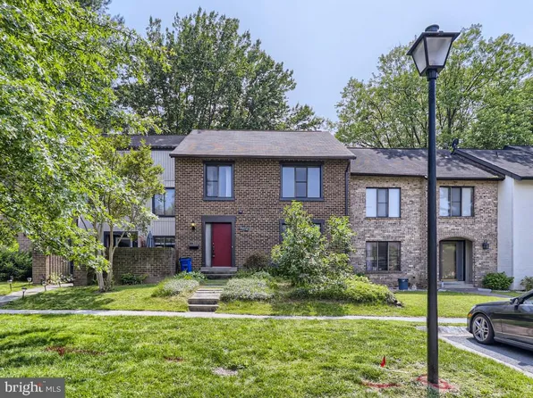 9616 Shadow Oak Dr, Gaithersburg, MD 20886