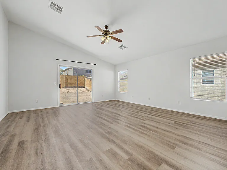 22820 W Papago St — Photo 2
