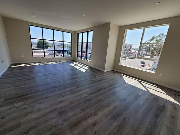 5th image of 203 Earle Ave #203