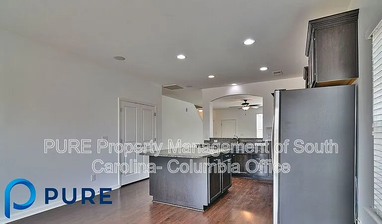621 Blue Ledge Cir — Photo 23