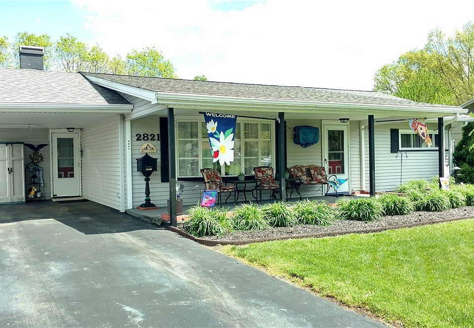 1st image of 2821 Bainbridge Ave