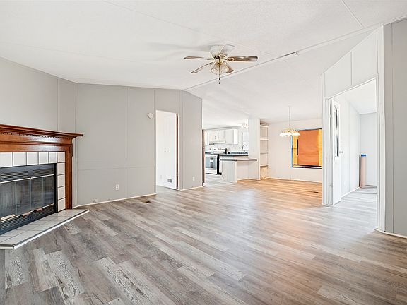 5th image of 523 W Pecan Tree Rd