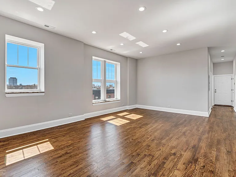 2100 N Halsted — Photo 16