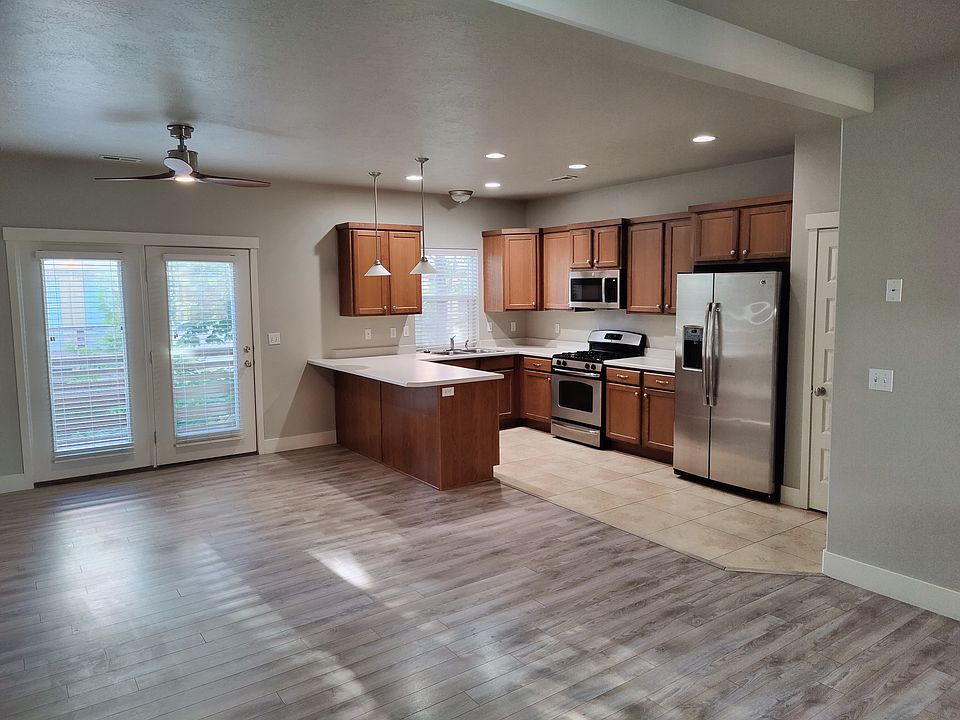 1st image of 3804 W Periwinkle Dr