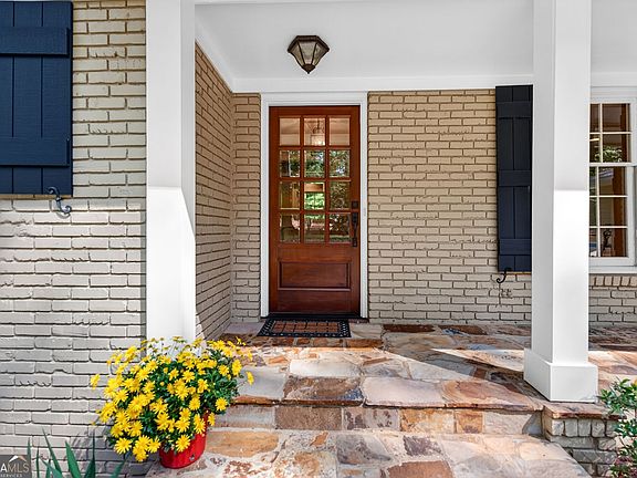 3rd image of 2070 Clay Dr