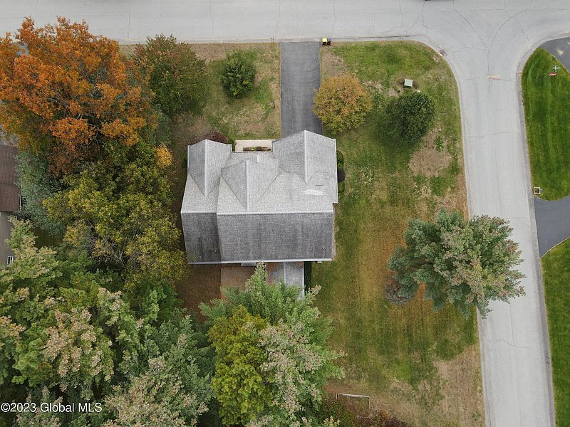 3rd image of 50 Westberry Way