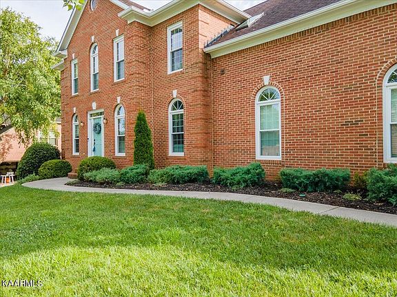 4th image of 214 Treyburn Dr