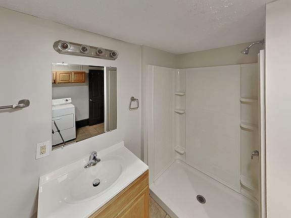 4th image of 1516 Summit St #1516