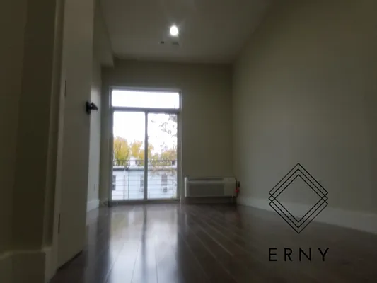 Rented by ERNY LLC | media 16