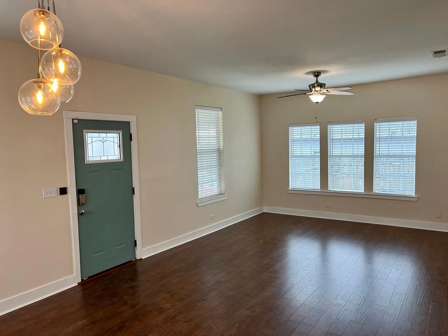 711 N Palmetto — Photo 3