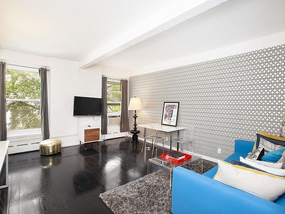 1st image of 10 Christopher St APT 3C