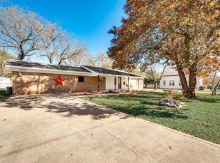 502 Pecan St, Forreston, TX 76041