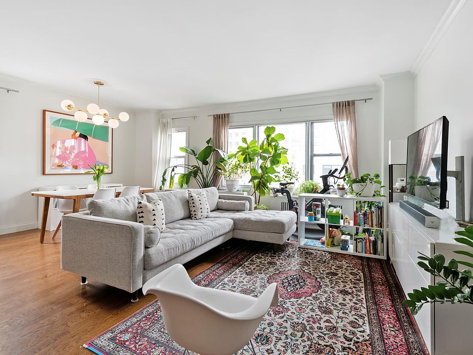1st image of 333 E 34th St Penthouse C