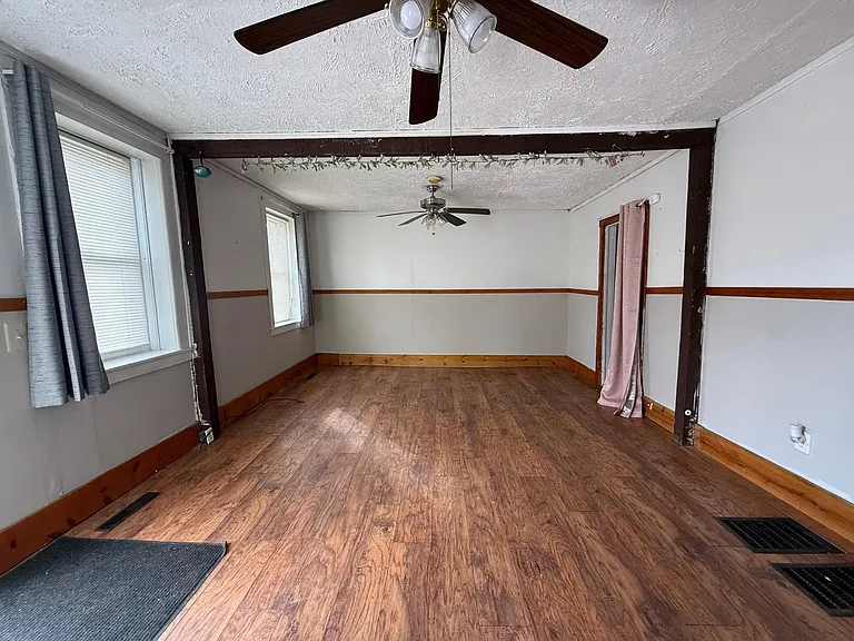 977 Riverside Dr #B — Photo 5