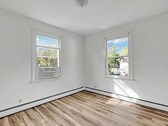3rd image of 65 Greenwood Dr