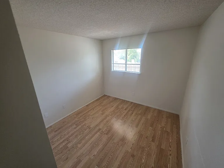 4760 Northglen St — Photo 23