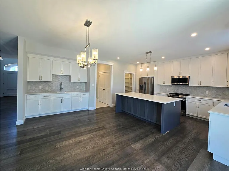 310 Blake Ave — Photo 2