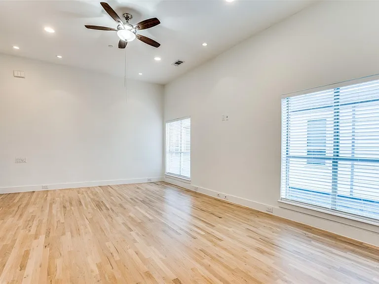 5017 Manett St #103 — Photo 14