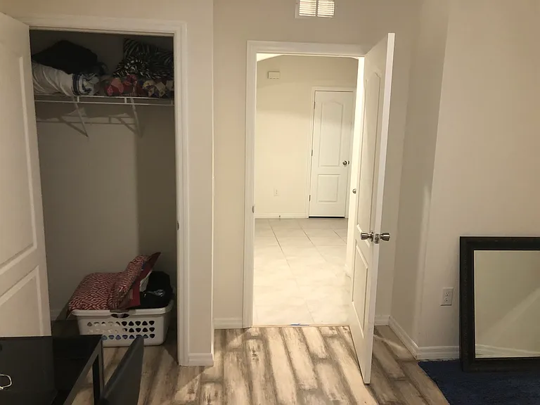 172 Emanuelle Dr — Photo 8