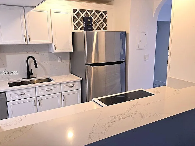 2715 N Ocean Blvd #2E — Photo 10