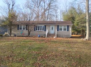 7 Michael Rd, Oak Ridge, NJ 07438