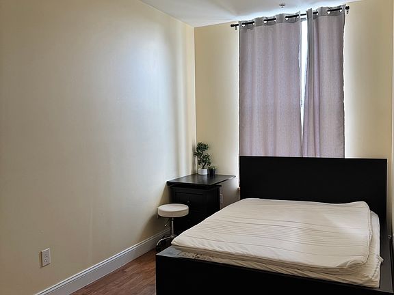 2nd image of 806 N Broad St #3AA