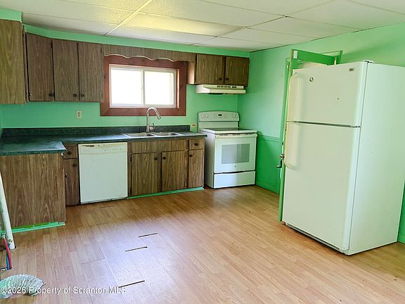 4th image of 132 Boyarsky Rd