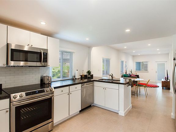 3rd image of 3030 NW 1st Ave #1