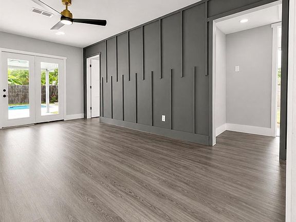 5th image of 526 Hidden Valley Dr