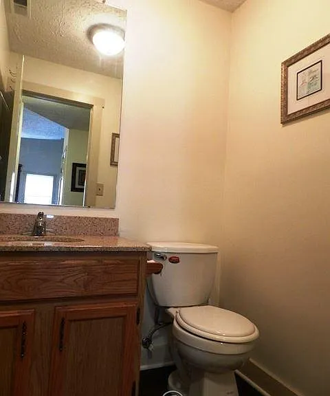 852 N High St #A — Photo 7