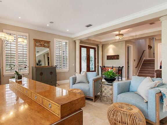 4th image of 248 Maison Ct