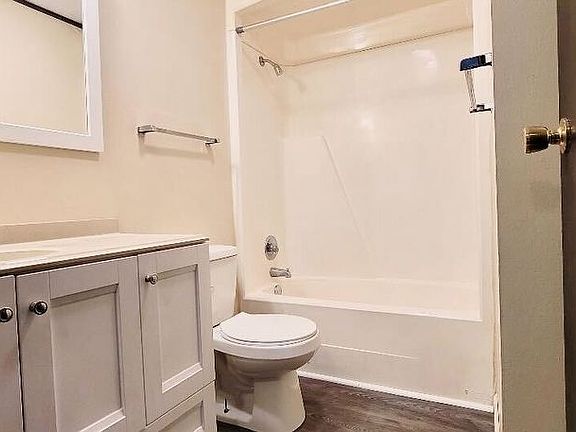 5th image of 930 N Ella St APT 8