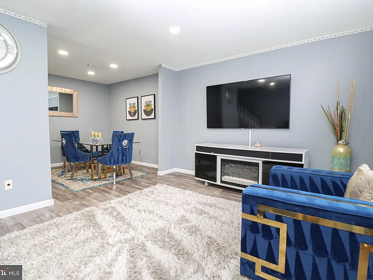 2426 Vineyard Ln — Photo 11
