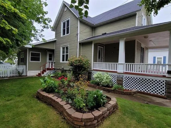 1828 Carney Ave, Marinette, WI 54143