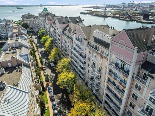 207 Shearwater Ct West image 28 of 32