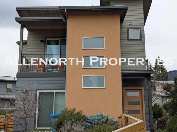 80 Almeda Dr, Ashland, OR 97520