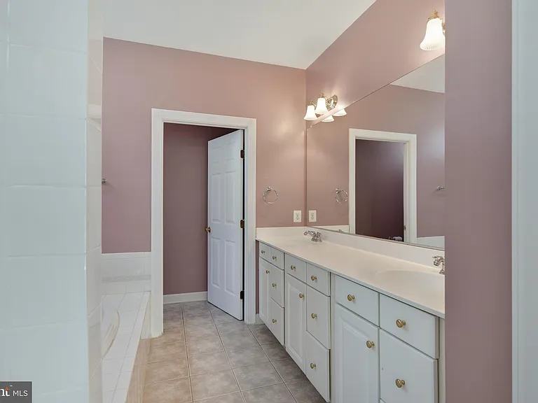8416 Churchside Dr — Photo 68