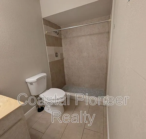 5811 4th St E — Photo 15
