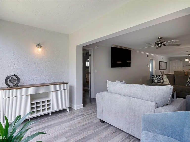 3021 Sandpiper Bay Cir #E106 — Photo 12