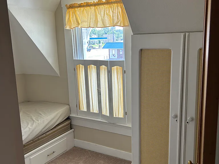 421 Brown Ave #1 — Photo 4
