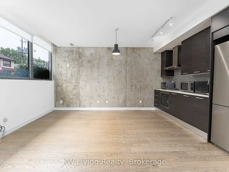 90 Broadview Ave #LW1 — Photo 10