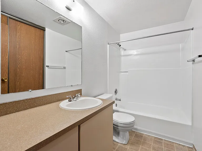 Michelle Apartments — Photo 23